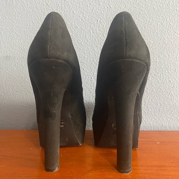 Charlotte Russe Suede Platform Pumps In Black Size 7 in good preowned condition - Picture 3 of 7